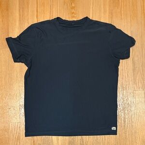 Vuori Men's Navy Blue T-Shirt